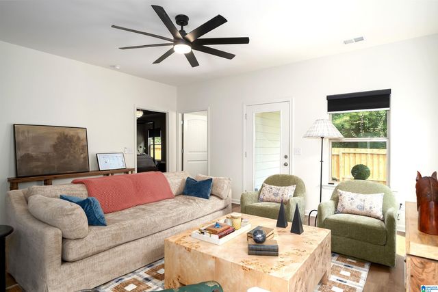 375 LAKERIDGE DRIVE, Trussville, AL 35173