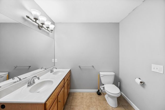 164 Railroad St, Belchertown, MA 01007