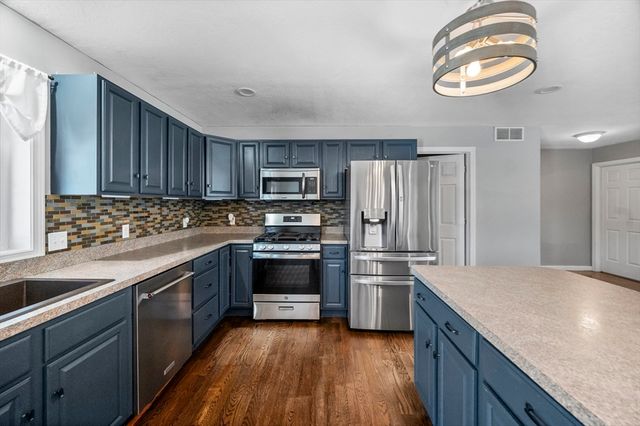 164 Railroad St, Belchertown, MA 01007