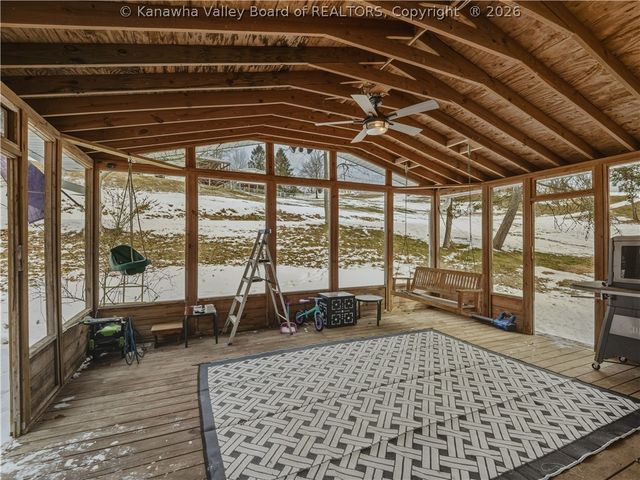 561 Valley Street, St Albans, WV 25177