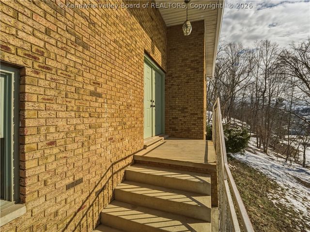 561 Valley Street, St Albans, WV 25177