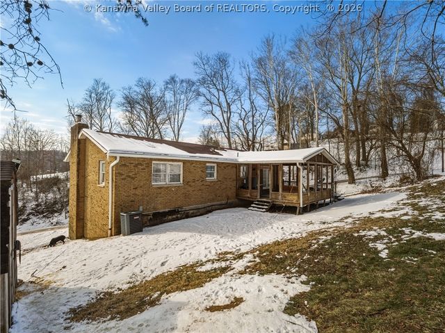 561 Valley Street, St Albans, WV 25177