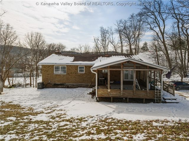 561 Valley Street, St Albans, WV 25177