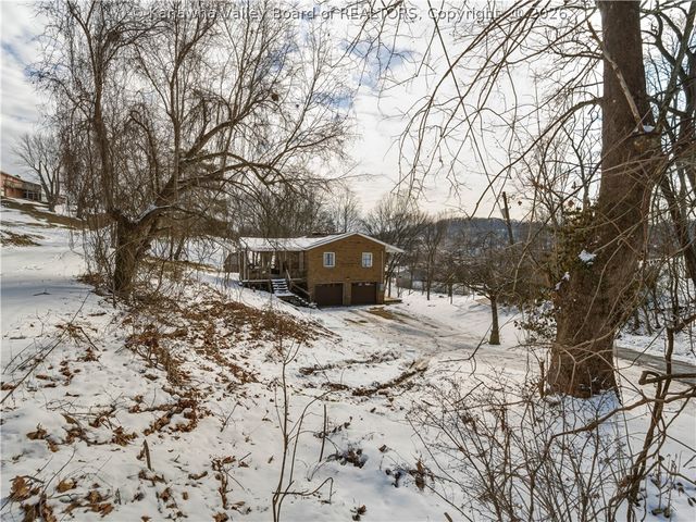 561 Valley Street, St Albans, WV 25177