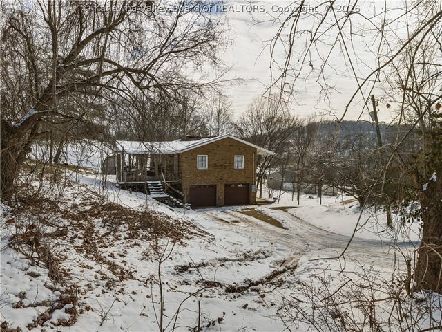 561 Valley Street, St Albans, WV 25177