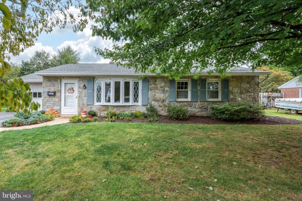 6351 JEANETTE DR, East Petersburg, PA 17520