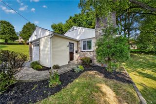 208 Danbury Drive, Camillus, NY 13219