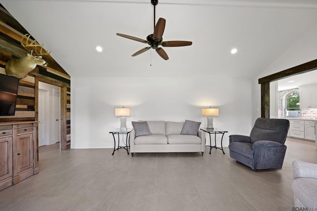 14173 Troy Duplessis Rd, Gonzales, LA 70737
