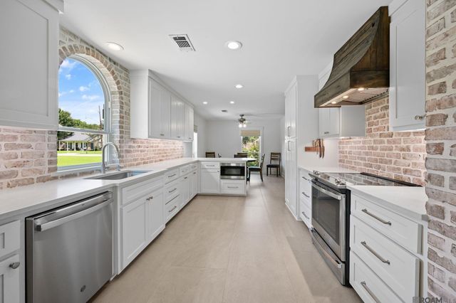 14173 Troy Duplessis Rd, Gonzales, LA 70737