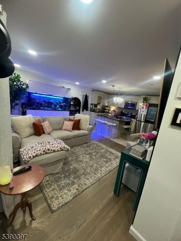505 Knopf St, Linden City, NJ 07036
