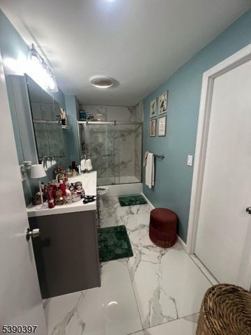 505 Knopf St, Linden City, NJ 07036