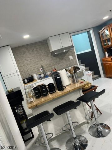 505 Knopf St, Linden City, NJ 07036