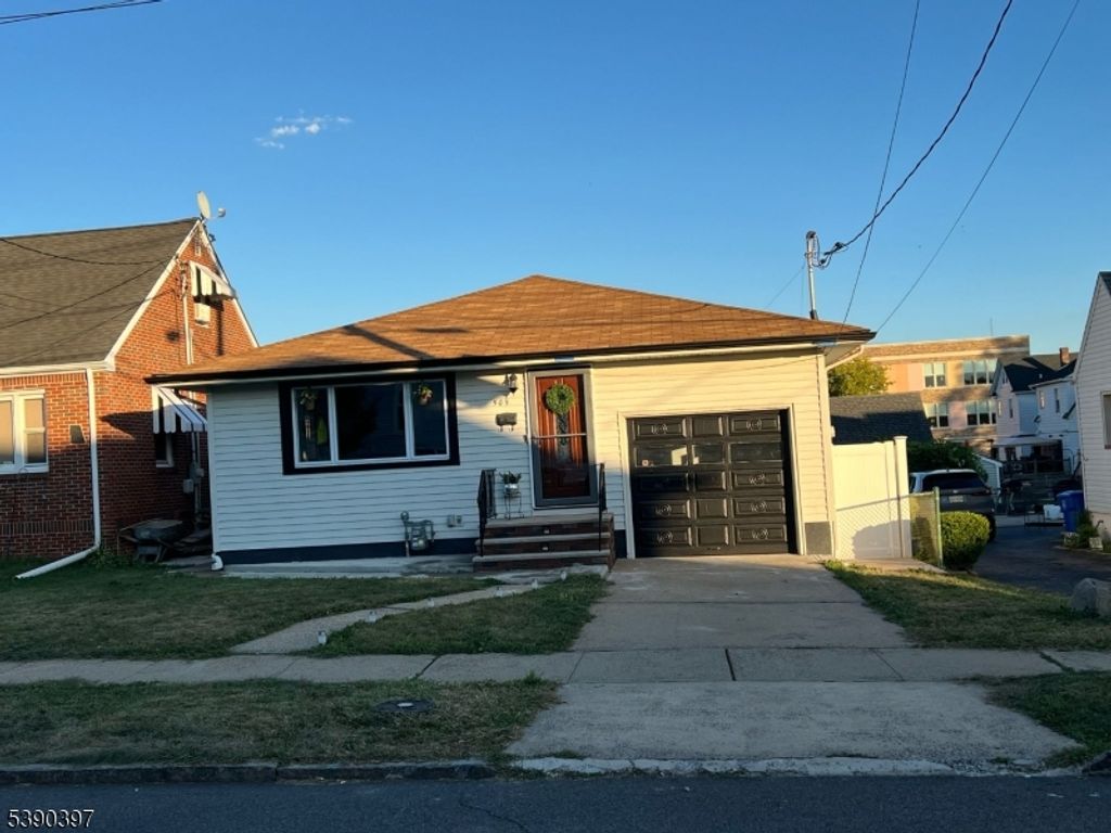 505 Knopf St, Linden City, NJ 07036