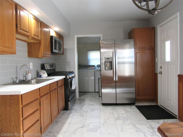 27304 Delton Street, Madison Heights, MI 48071