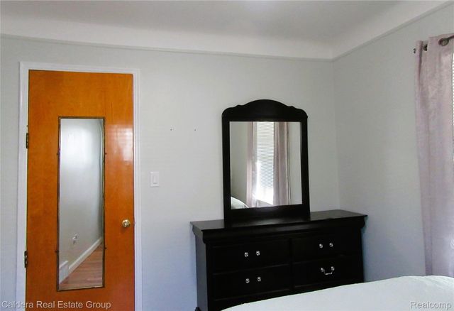 27304 Delton Street, Madison Heights, MI 48071