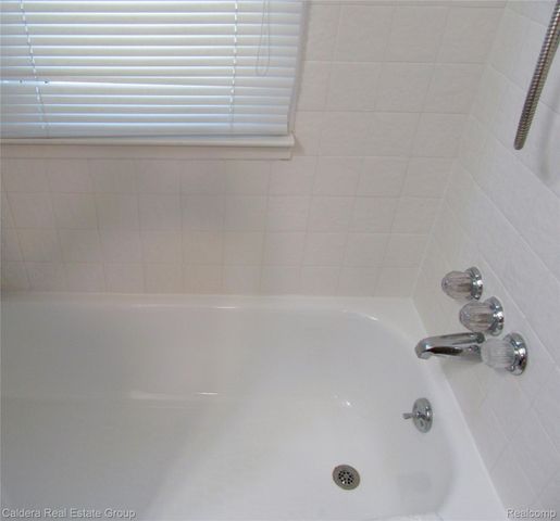 27304 Delton Street, Madison Heights, MI 48071