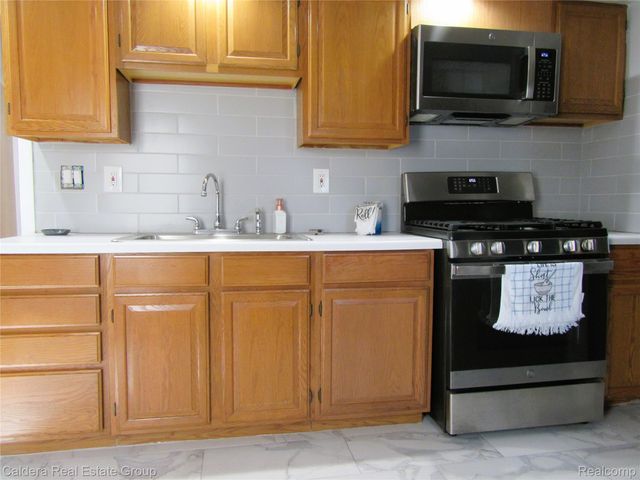 27304 Delton Street, Madison Heights, MI 48071