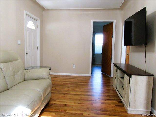 27304 Delton Street, Madison Heights, MI 48071