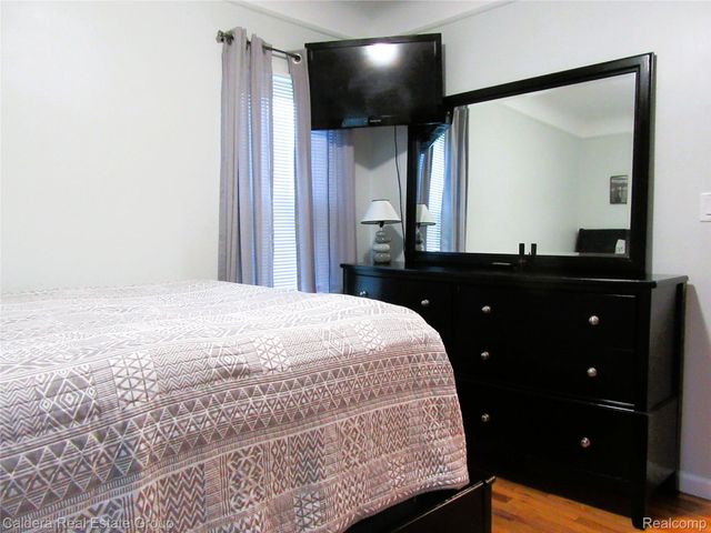 27304 Delton Street, Madison Heights, MI 48071