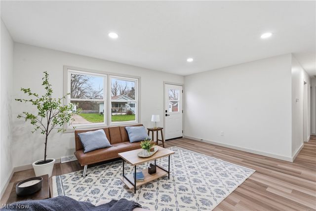 176 Grace Avenue, Barberton, OH 44203