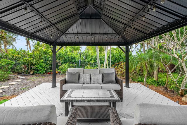 6000 NW 4th Avenue, Boca Raton, FL 33487