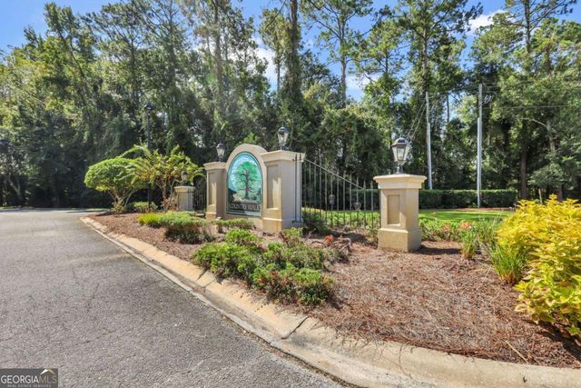 407 Country Walk Circle, Brunswick, GA 31525