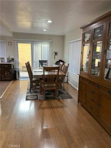 3246 Locust Avenue, Long Beach, CA 90807