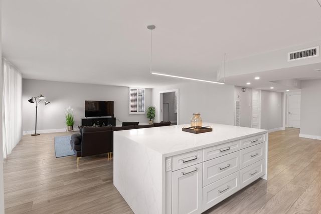 6502 N Central Avenue Unit A103, Phoenix, AZ 85012