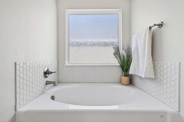 18009 Marea Drive, Edmond, OK 73012