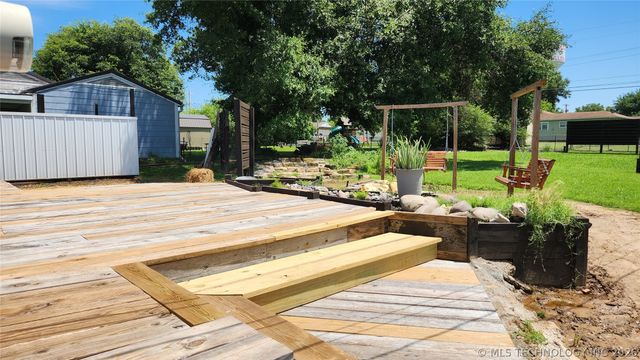 1828 E 10th Street, Okmulgee, OK 74447