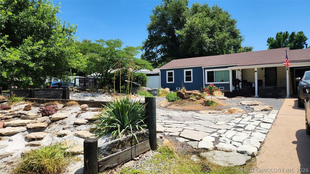1828 E 10th Street, Okmulgee, OK 74447
