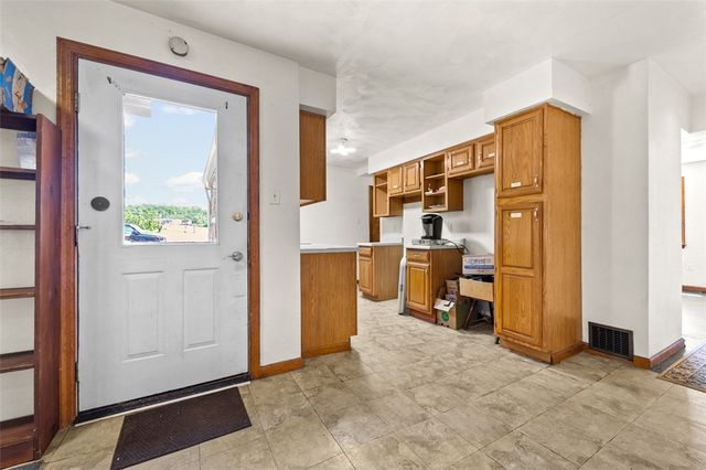 1065 University Dr, Connellsville, PA 15425