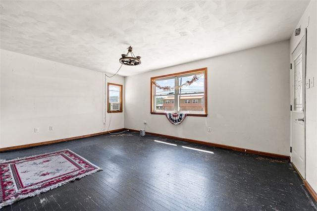 1065 University Dr, Connellsville, PA 15425