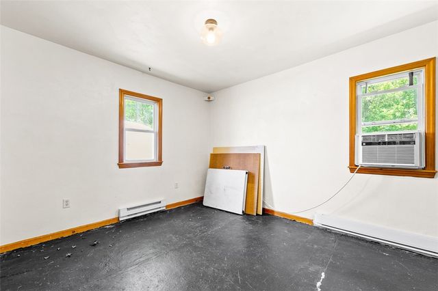 1065 University Dr, Connellsville, PA 15425