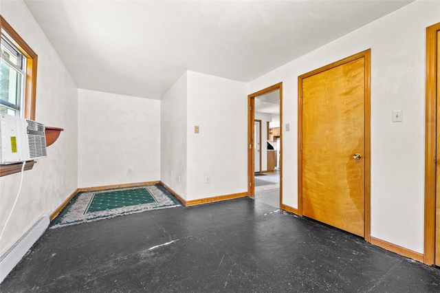 1065 University Dr, Connellsville, PA 15425