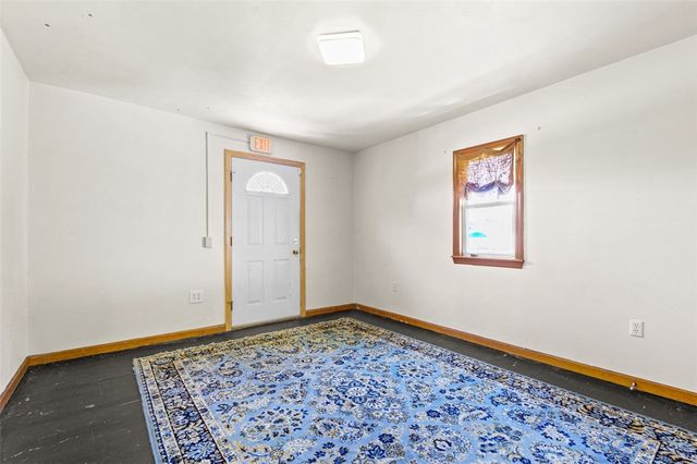 1065 University Dr, Connellsville, PA 15425