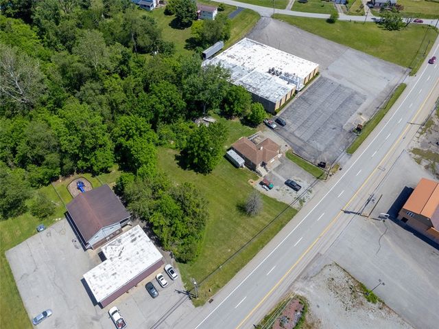 1065 University Dr, Connellsville, PA 15425