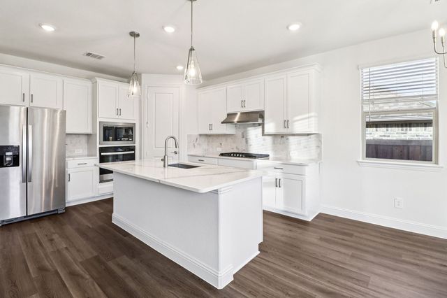 2448 Glacier Ridge, Corinth, TX 76210