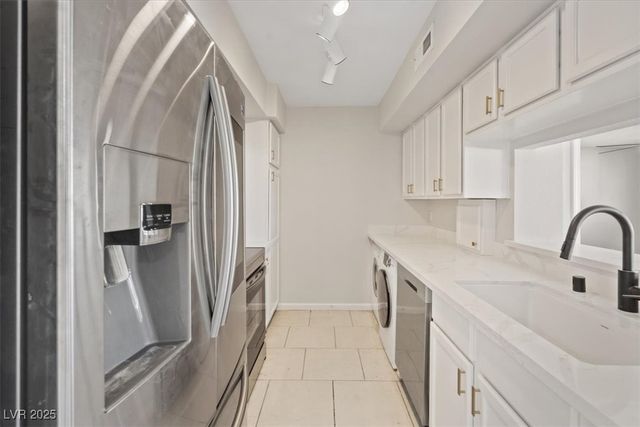 669 Oakmont Avenue 3708, Las Vegas, NV 89109