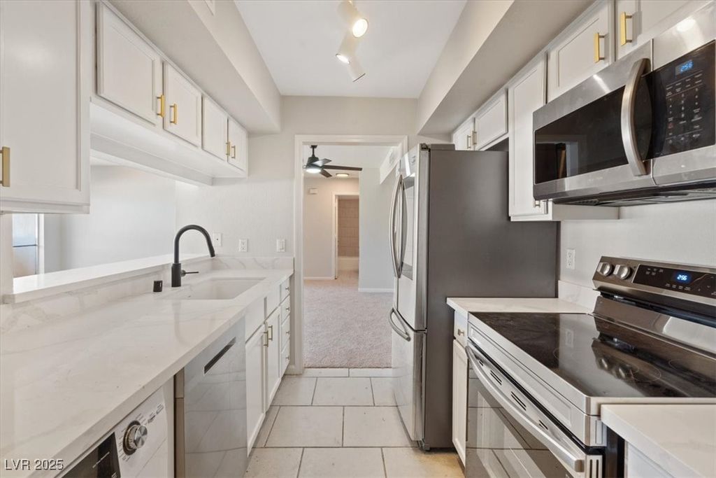 669 Oakmont Avenue 3708, Las Vegas, NV 89109