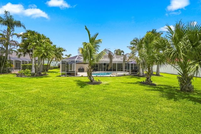 650 SE HIDDEN RIVER Drive, Port St. Lucie, Port St Lucie, FL 34983