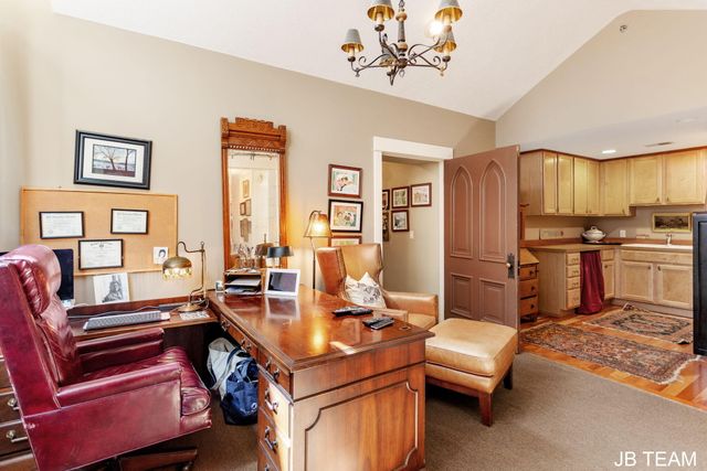 17 W 10th Street 220, Holland, MI 49423