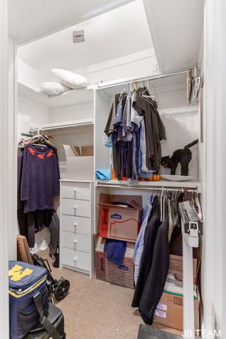 17 W 10th Street 220, Holland, MI 49423