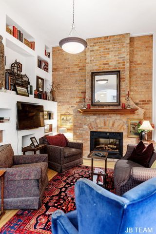 17 W 10th Street 220, Holland, MI 49423