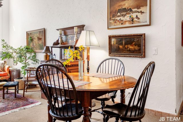 17 W 10th Street 220, Holland, MI 49423