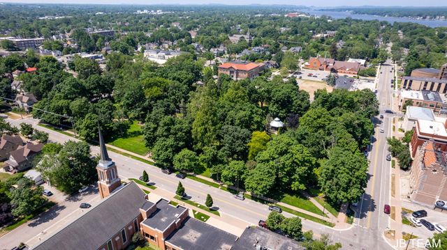 17 W 10th Street 220, Holland, MI 49423