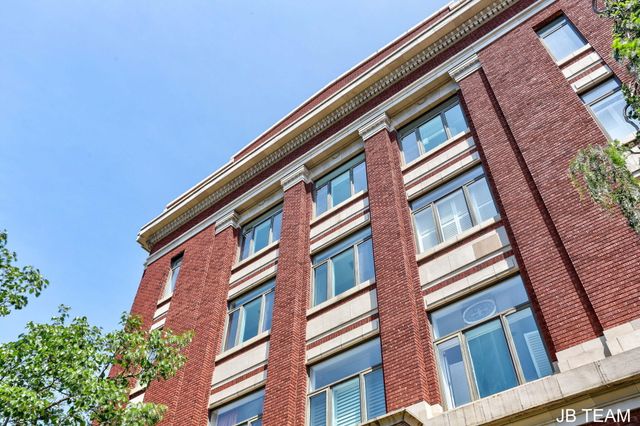 17 W 10th Street 220, Holland, MI 49423