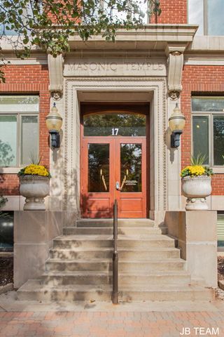 17 W 10th Street 220, Holland, MI 49423