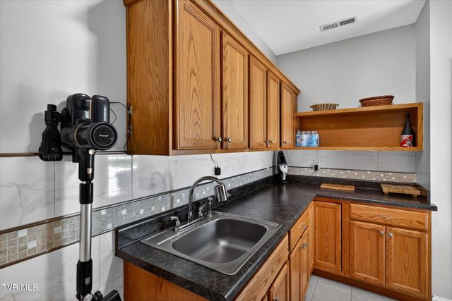 121 Sunnyfield Drive, Blountville, TN 37617