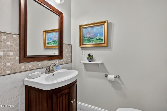 121 Sunnyfield Drive, Blountville, TN 37617